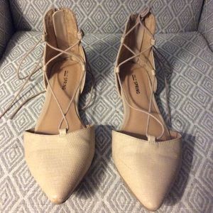 Beige Wrap Flats 7.5